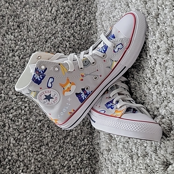 Converse High Top Brand new size junior 6=size women's 8. - Picture 7 of 13